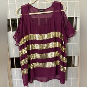 Women’s Rock & Republic burgundy sheer top